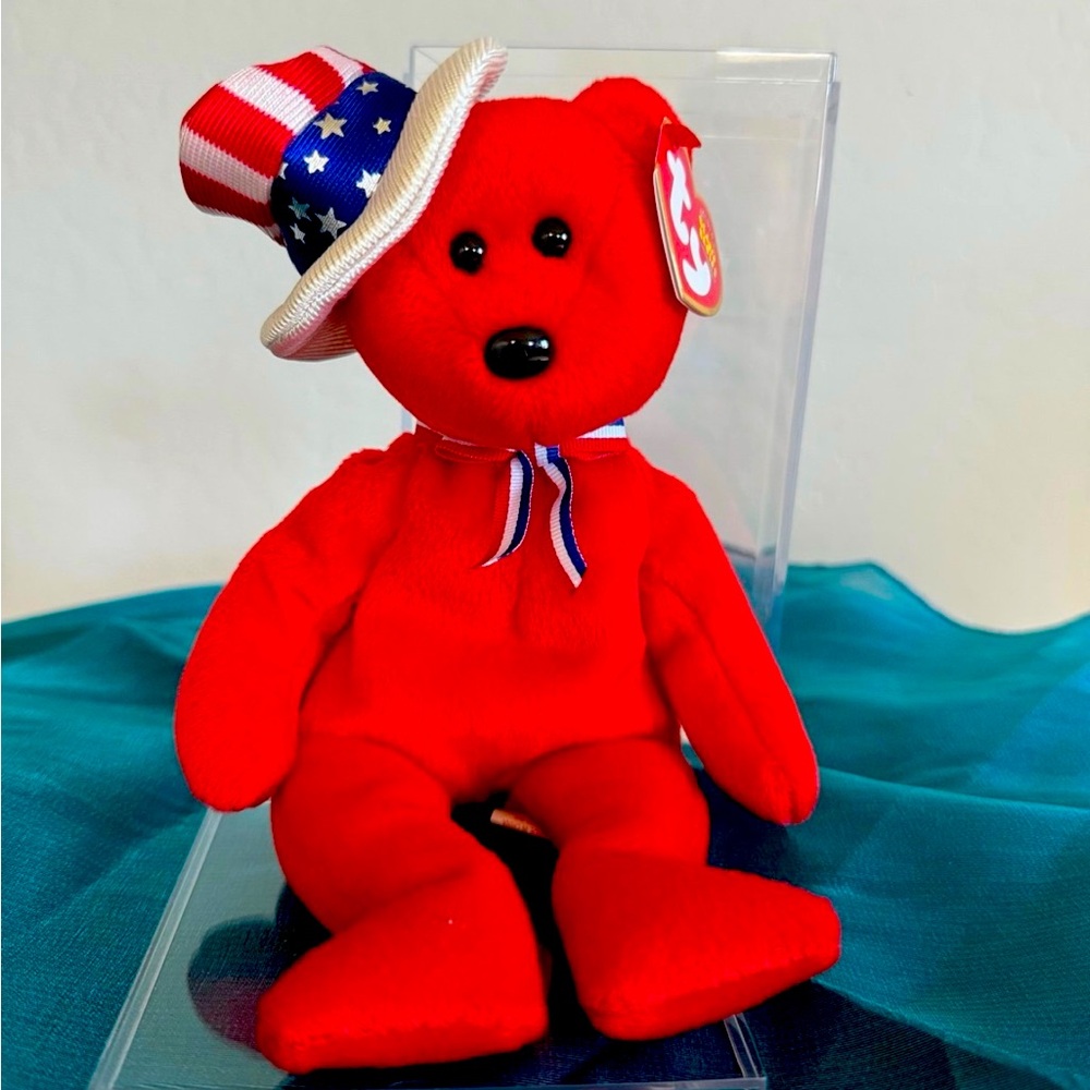 Ty Beanie Baby America (red) The Bear Tag Protector